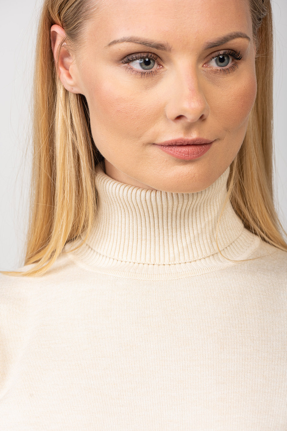 Rullkaelusega džemper Misty