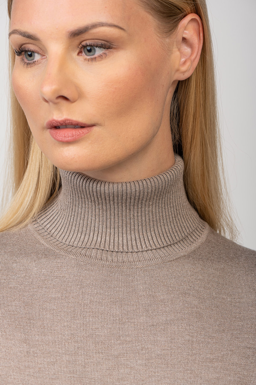 Rullkaelusega džemper Misty