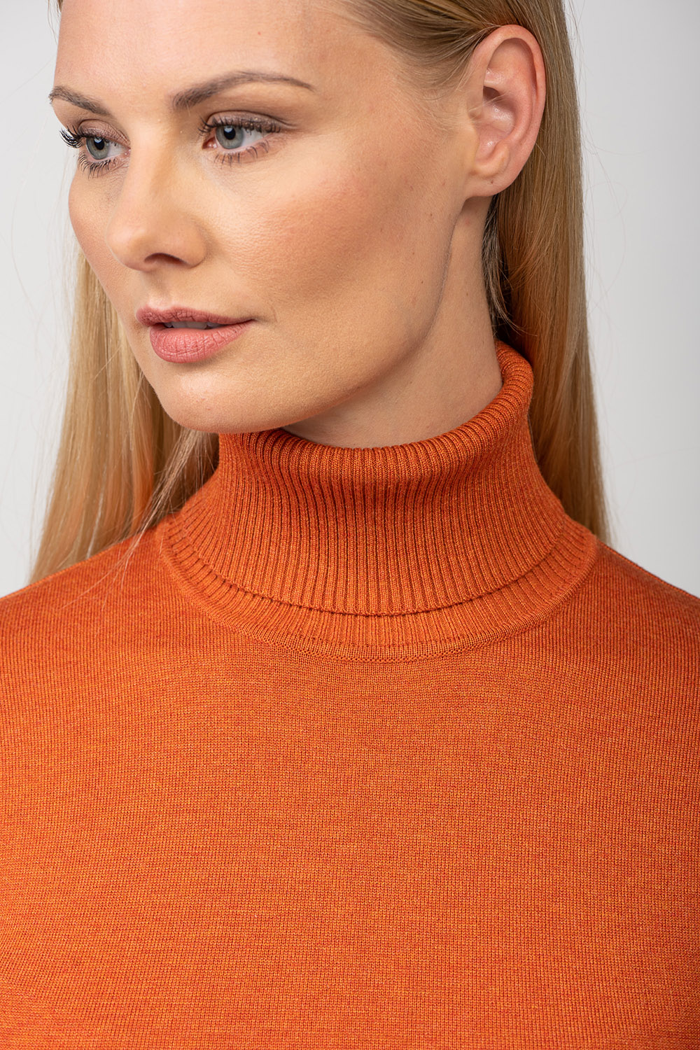 Rullkaelusega džemper Misty