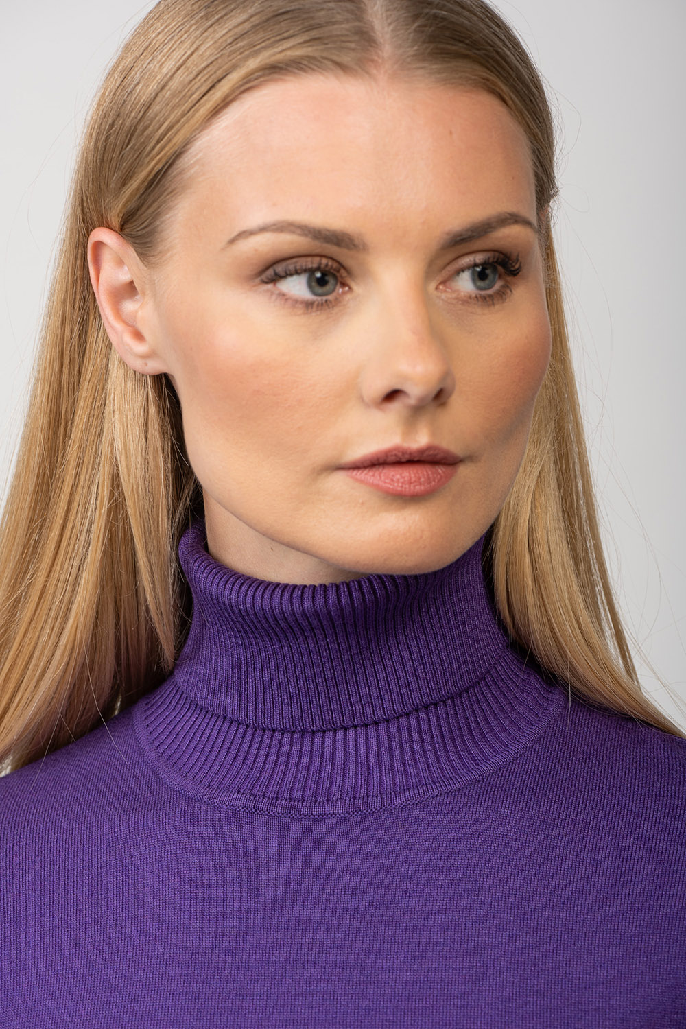 Rullkaelusega džemper Misty