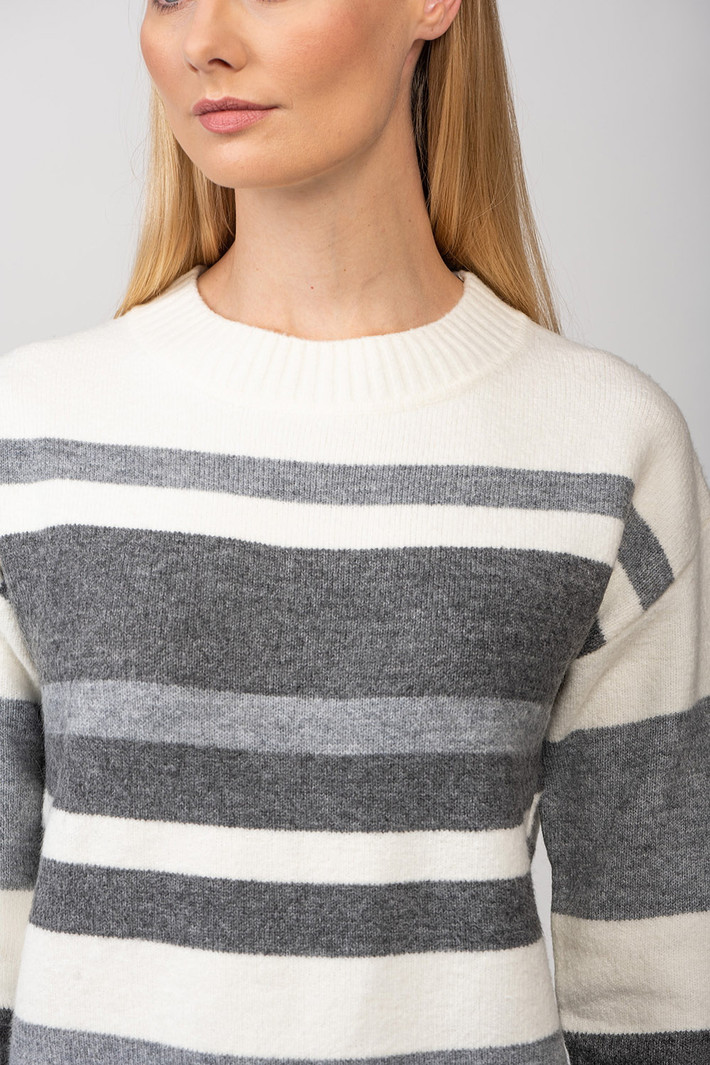 Джемпер в полоску Carina2