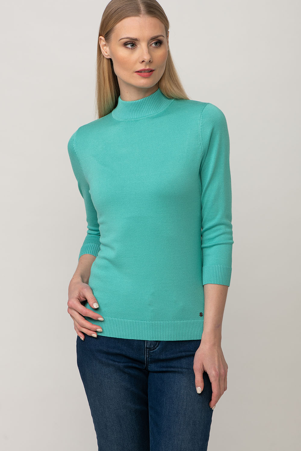 High_neck_sweater_cindy_green