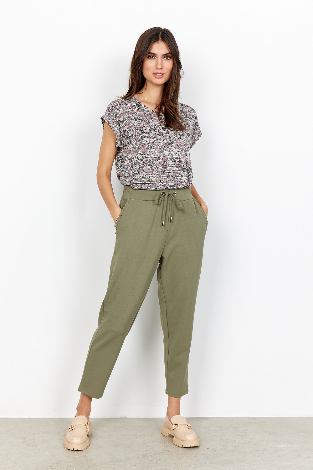 Round neckline top Galina16