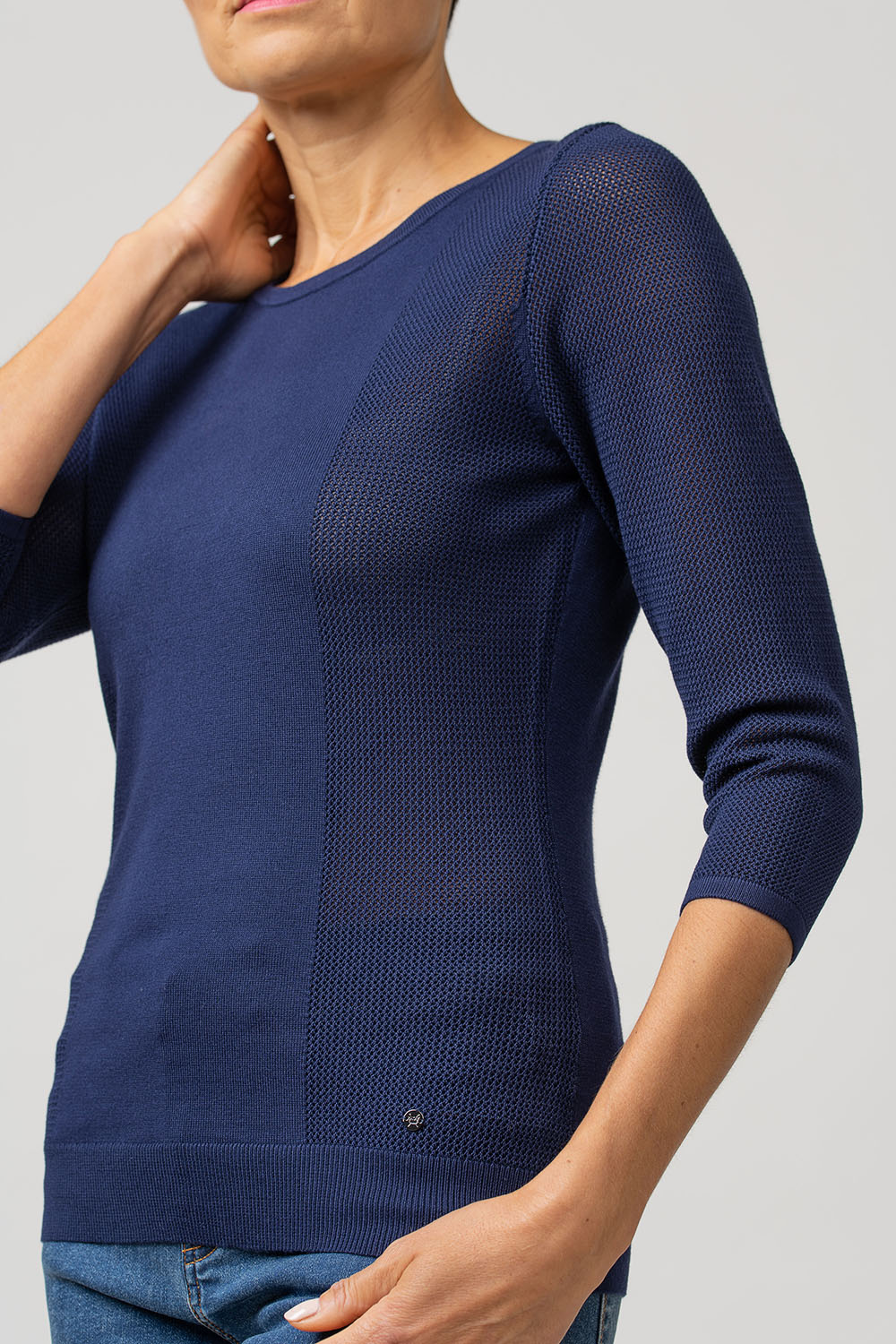 Pitskoes detailidega džemper Cora