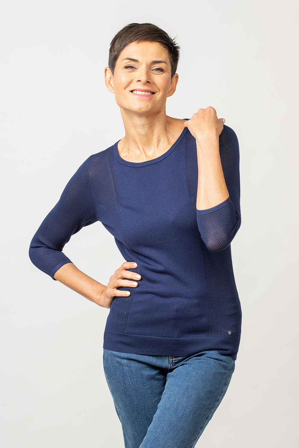 Pitskoes detailidega džemper Cora