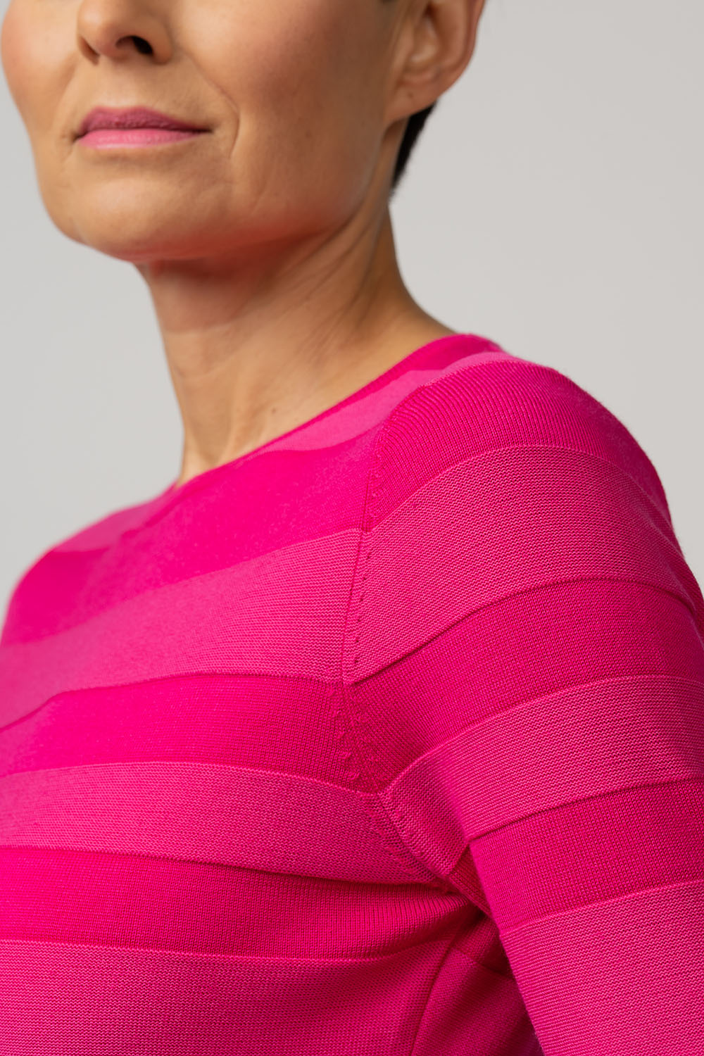 Struktuuritriipudega džemper Iris