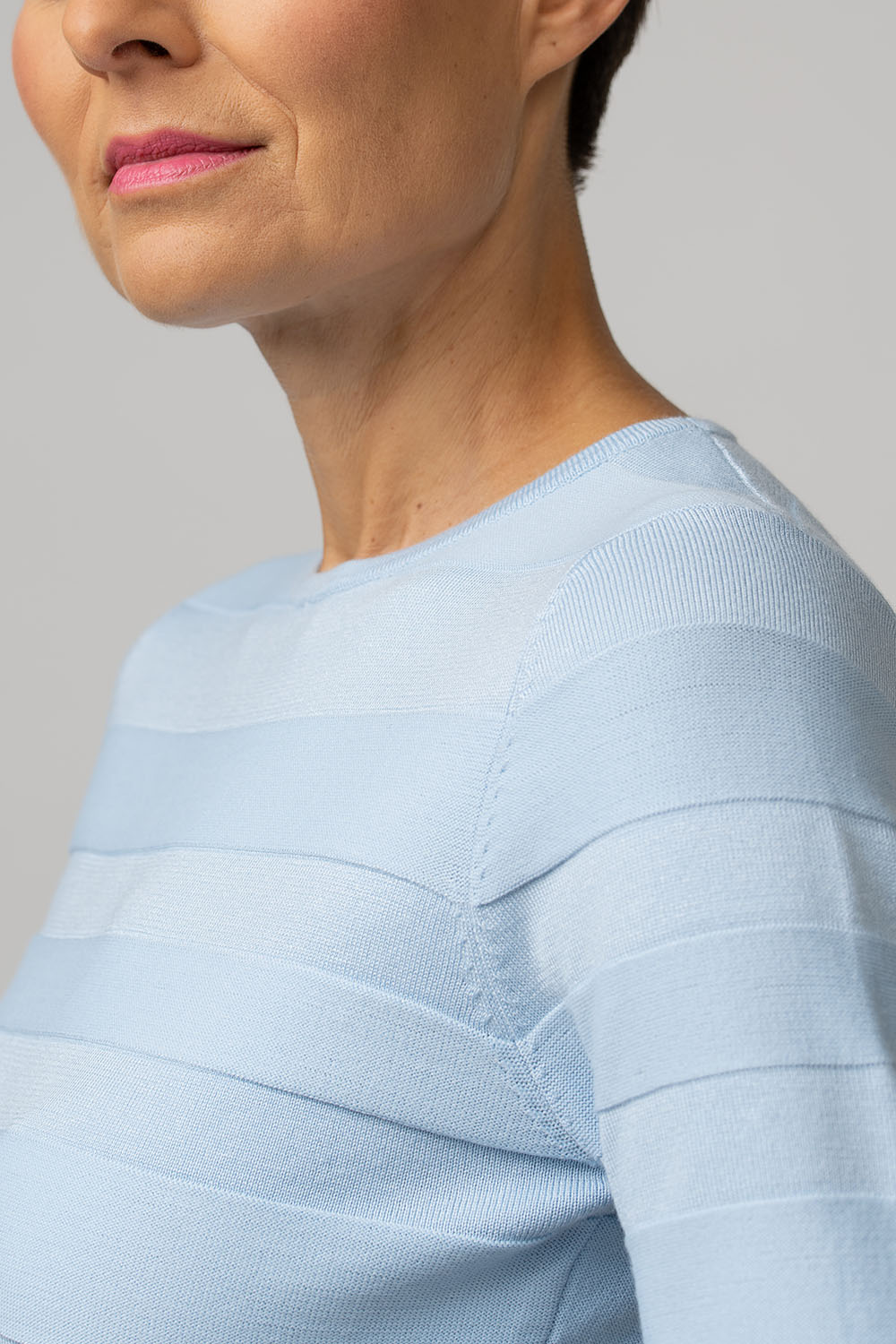 Struktuuritriipudega džemper Iris